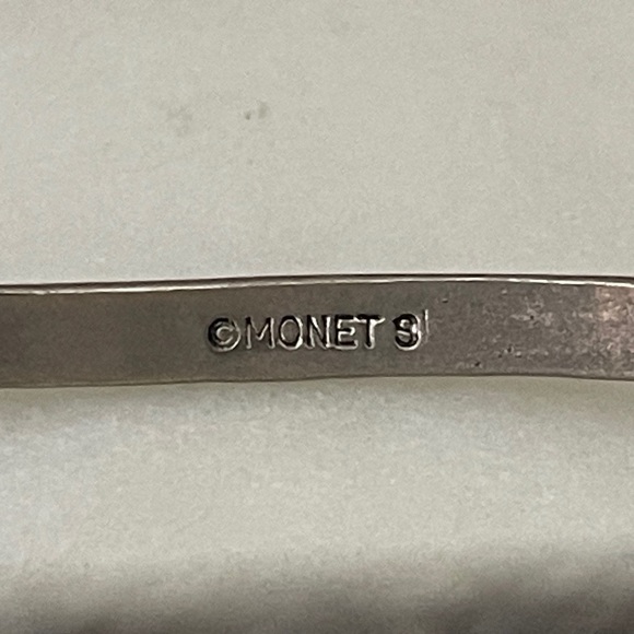 Monet vintage bangle. - Picture 5 of 7